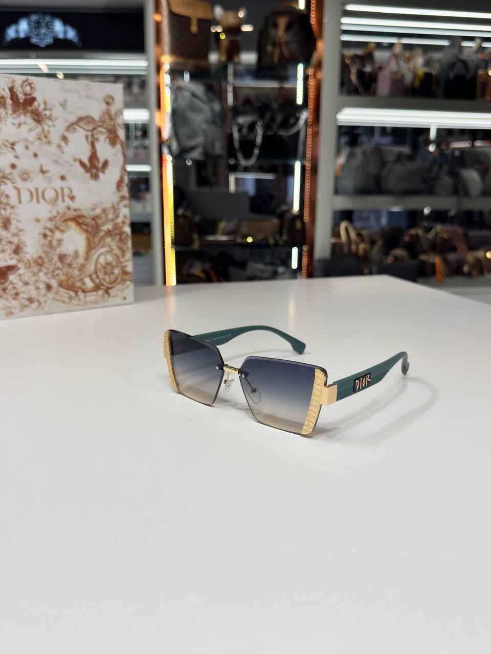 Dior - D04