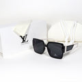 Louis Vuitton - LV06