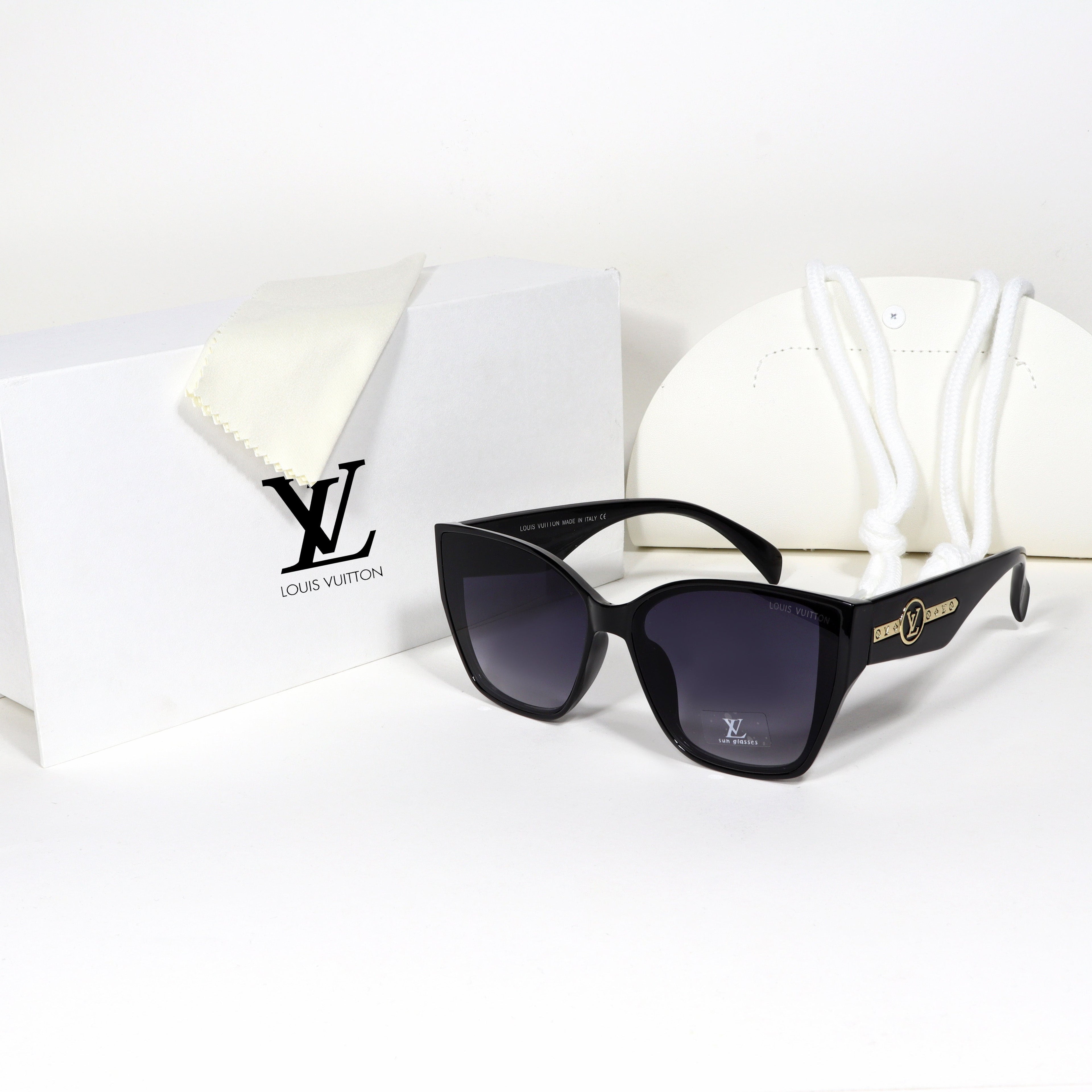 Louis Vuitton - LV07