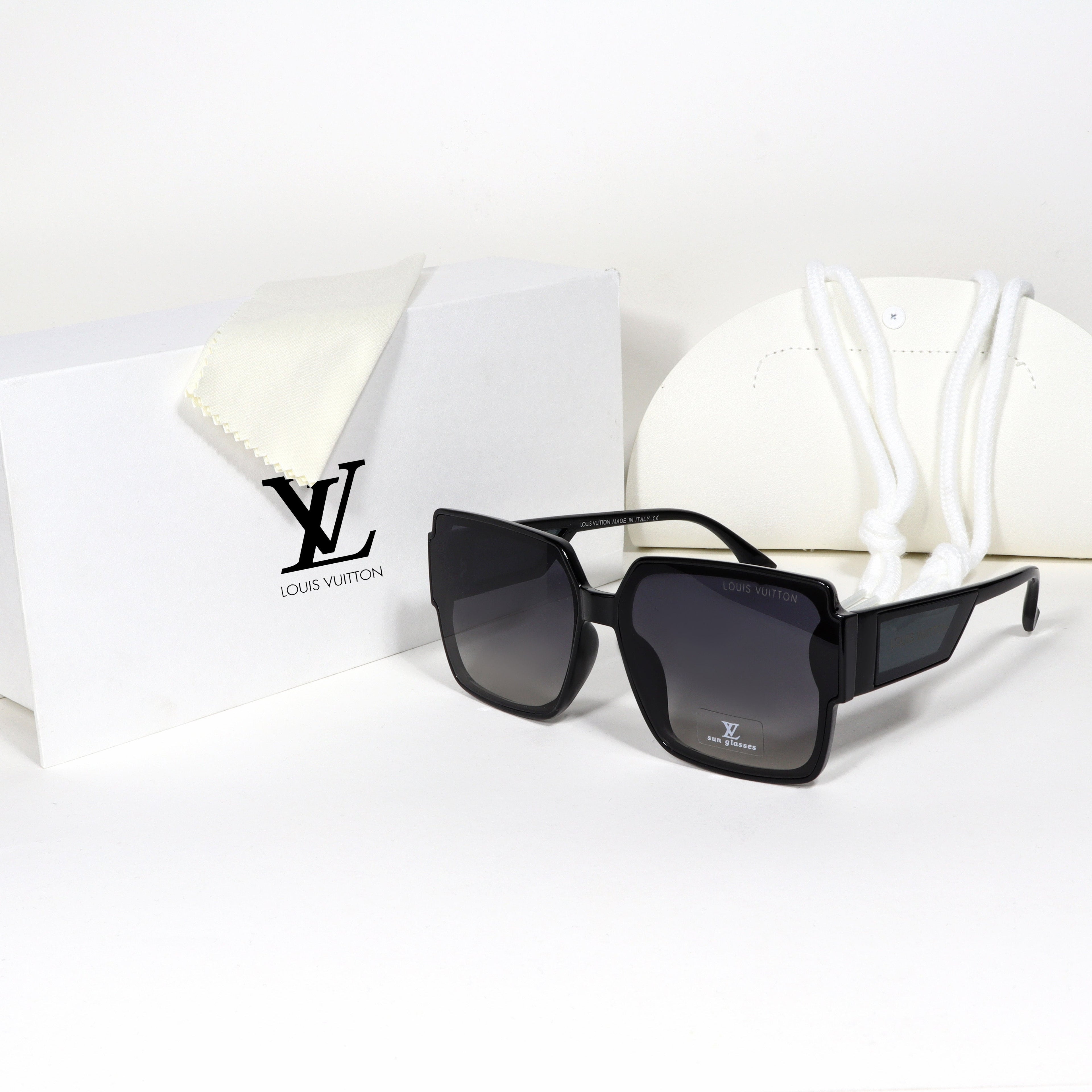 Louis Vuitton - LV08
